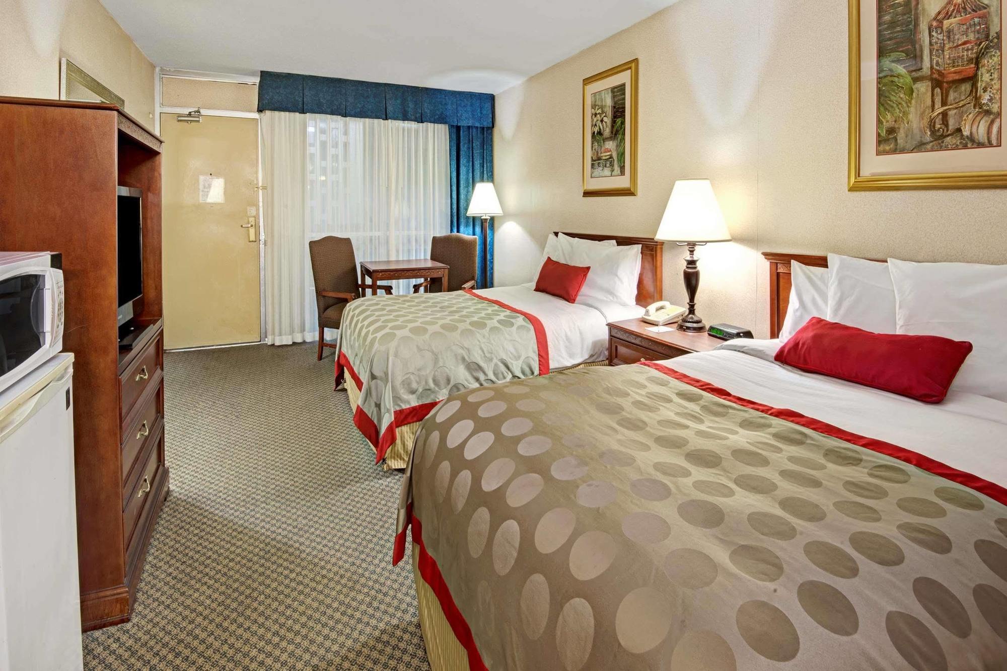 Ramada Overland Park Mission Buitenkant foto