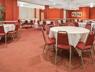 Ramada Overland Park Mission Buitenkant foto